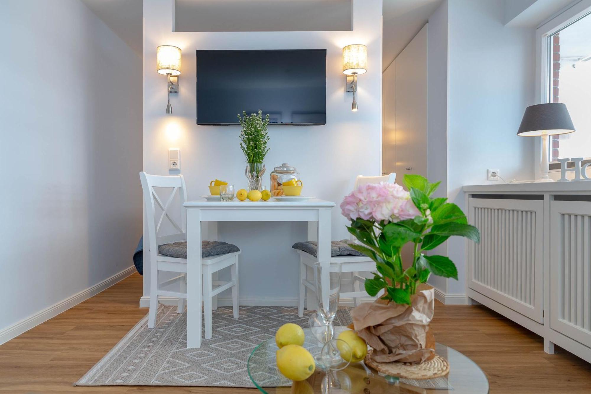 Ad1 108 Strandkoenig 3 * Westerland